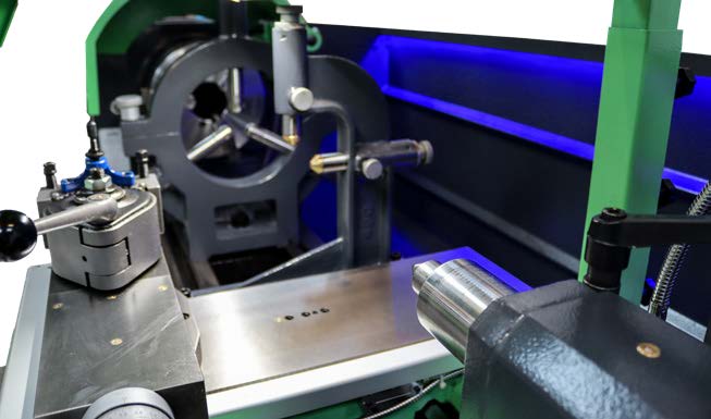 Working Area View for the LT 460/1500 Precision Metal Lathe with 460 mm Swing and 1500 mm Centres frontal view